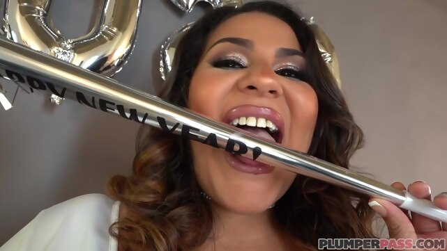 Curvaceous brunette, Lennox May likes to get fucked from the back and eat some fresh cum xxx bbw video